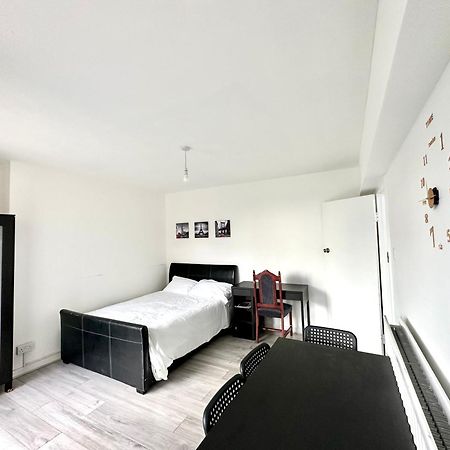 Fabulous 3 Bedroom Flat Sleeps 6 London Exteriör bild