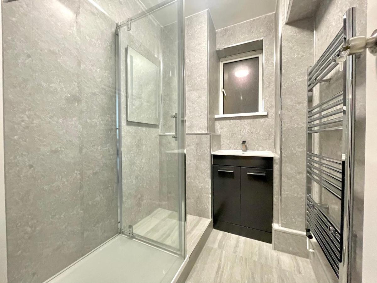 Fabulous 3 Bedroom Flat Sleeps 6 London Exteriör bild