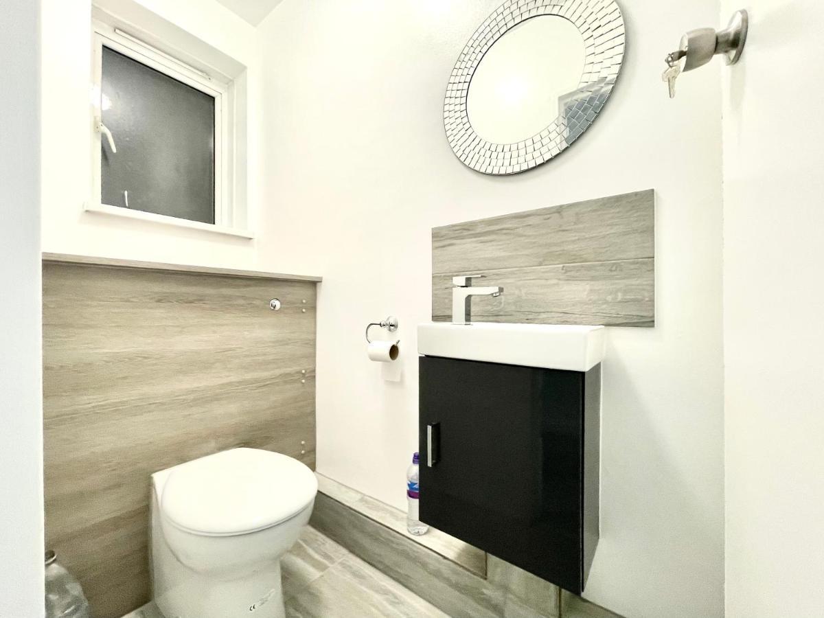 Fabulous 3 Bedroom Flat Sleeps 6 London Exteriör bild